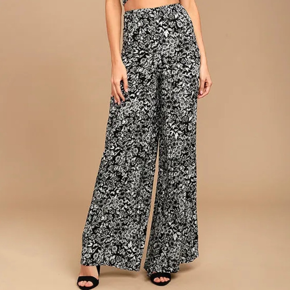 Lulus Besame Rapido Black and White Floral Print Wide-Leg Pants sz M